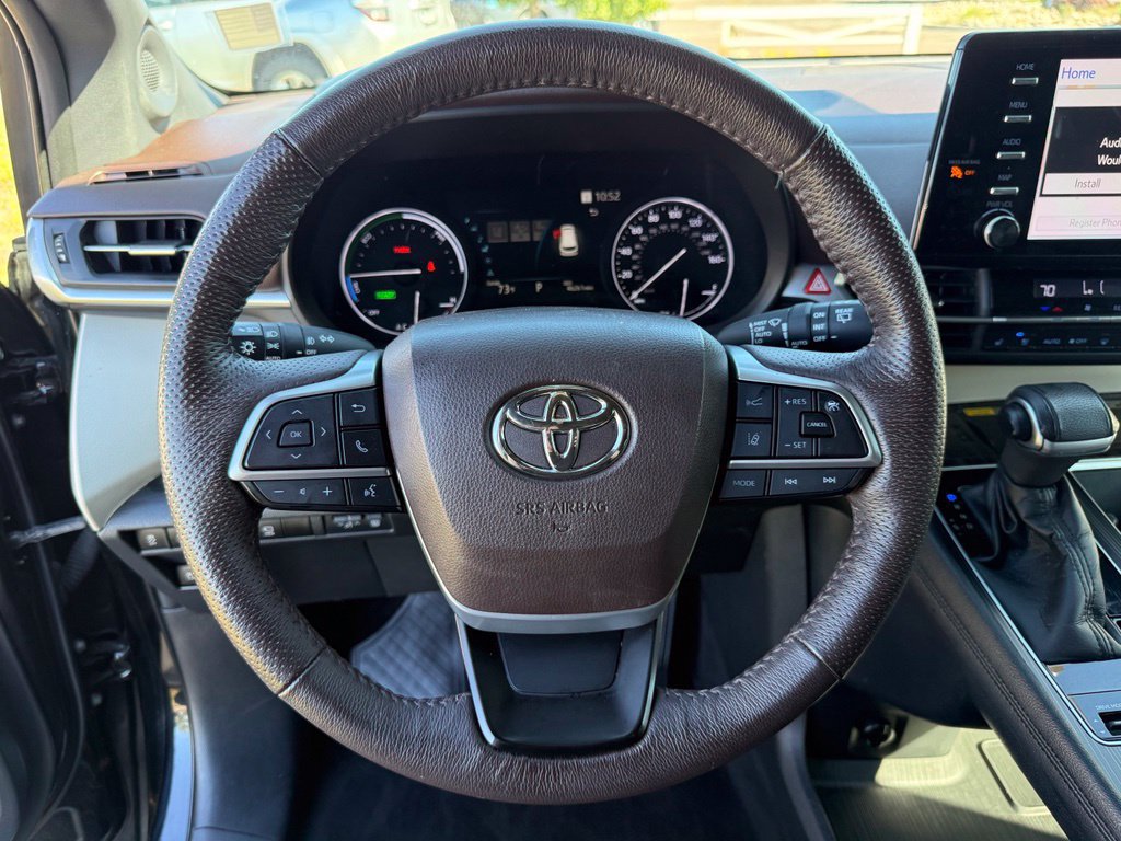 Used 2022 Toyota Sienna Platinum AWD/4WD image 14
