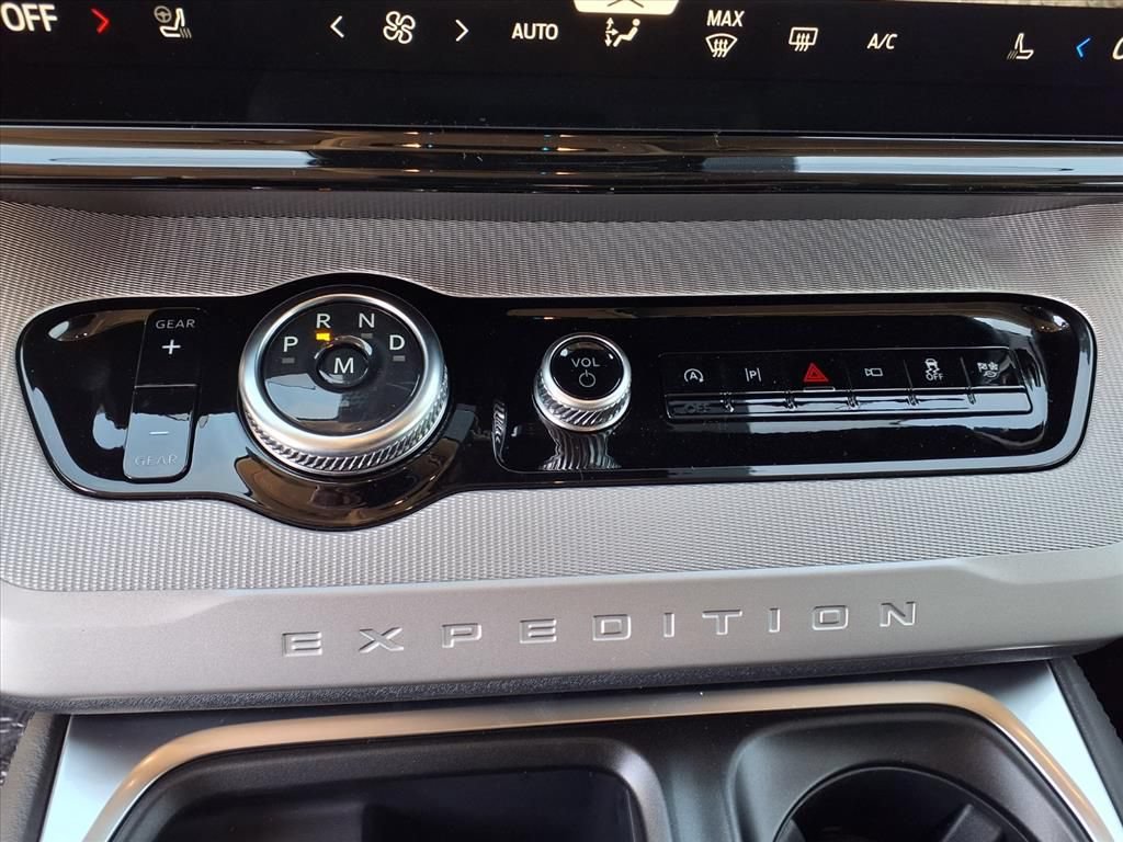 New 2026 Ford Expedition Max Active RWD image 16