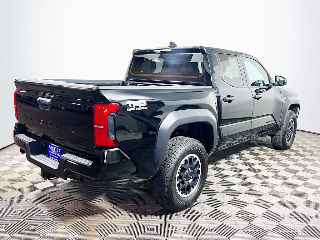 Certified 2025 Toyota Tacoma TRD Off-Road AWD/4WD image 8