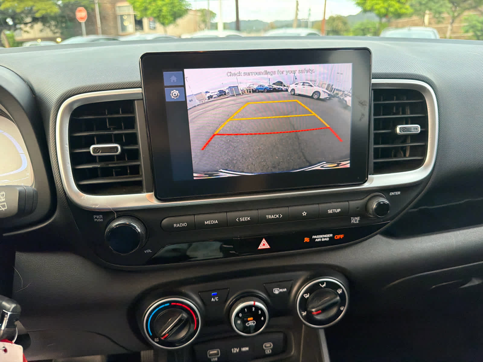 Used 2024 Hyundai Venue SE image 7