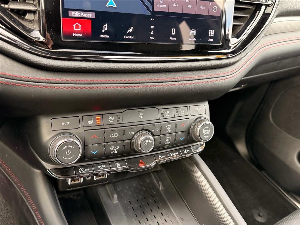 Used 2025 Dodge Durango GT image 23