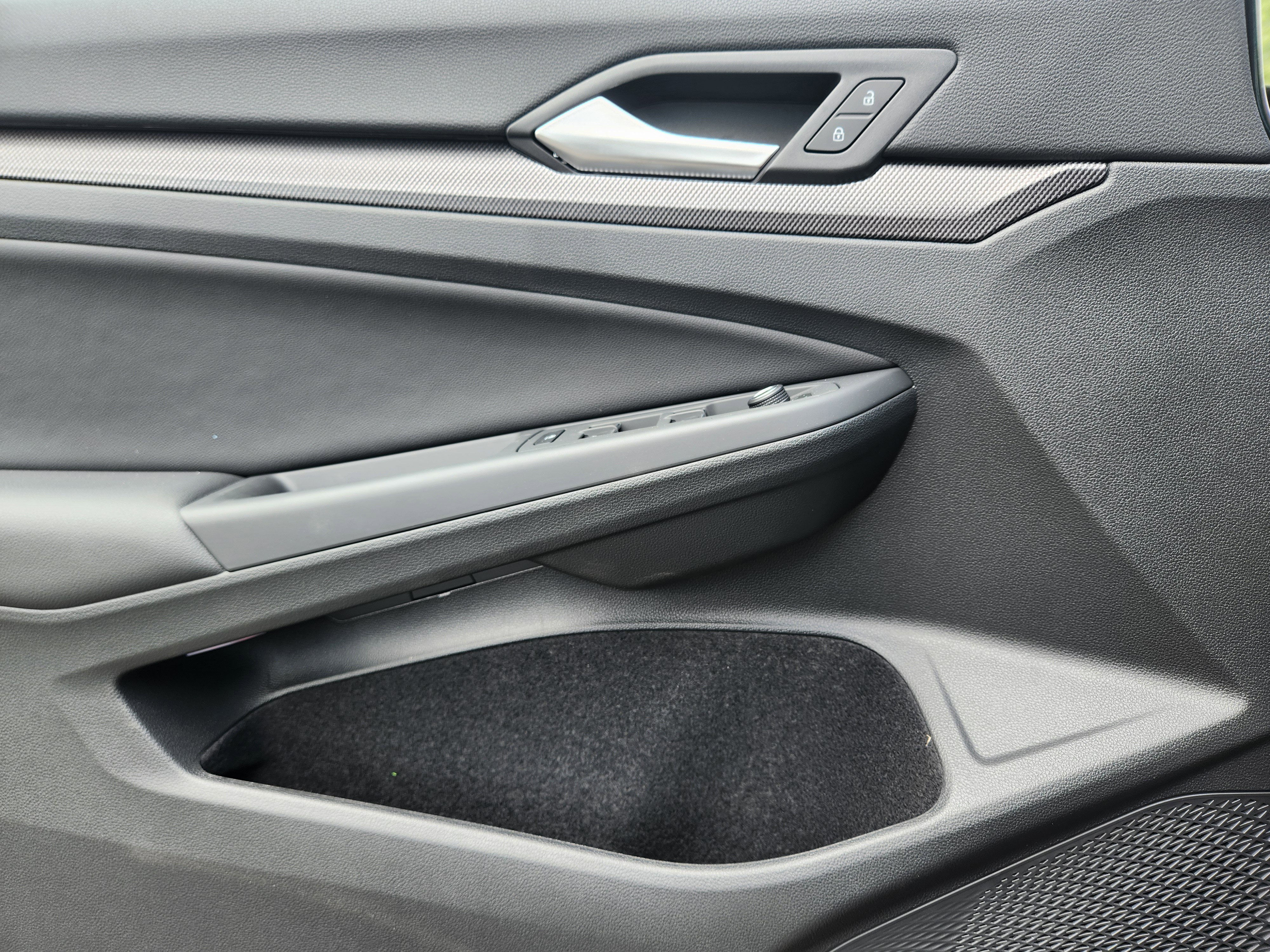 New 2025 Volkswagen GTI SE image 17