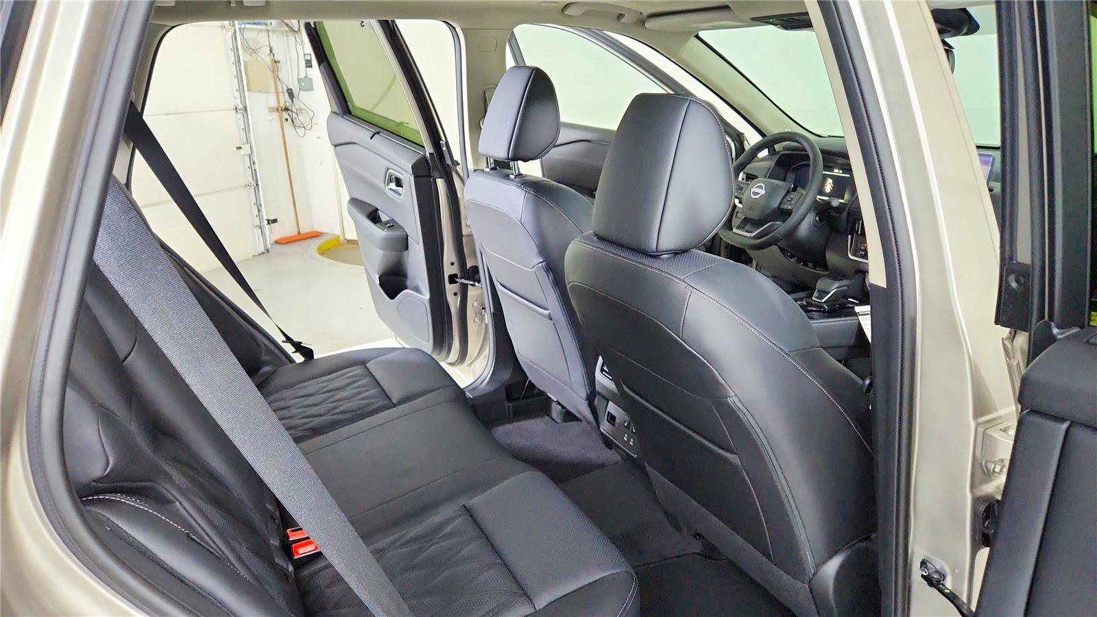 New 2026 Nissan Rogue Platinum w/ Platinum Premium Package AWD/4WD image 35