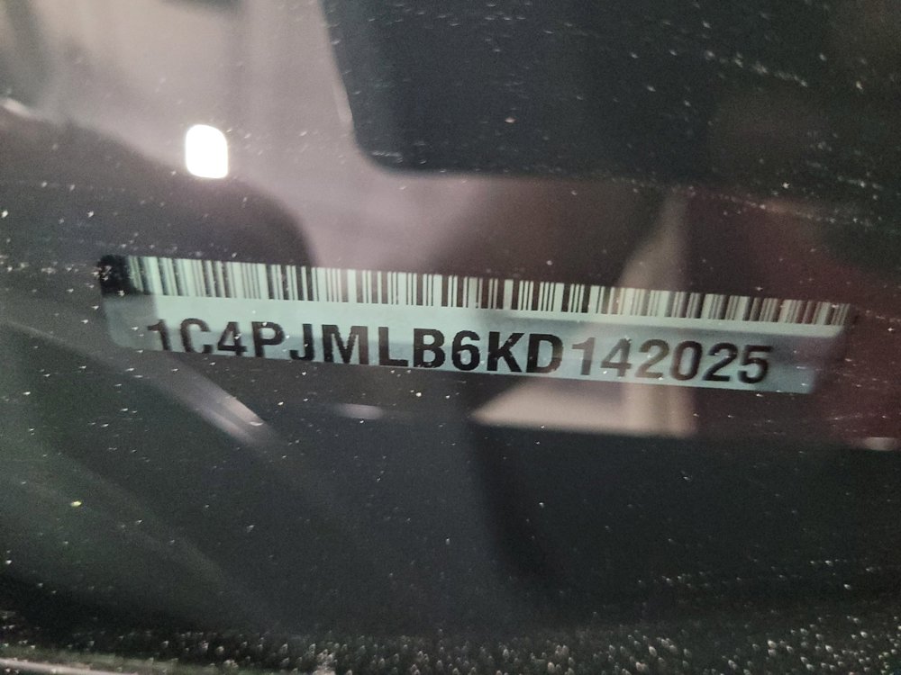 Used 2019 Jeep Cherokee Latitude Plus w/ Comfort/Convenience Group image 33