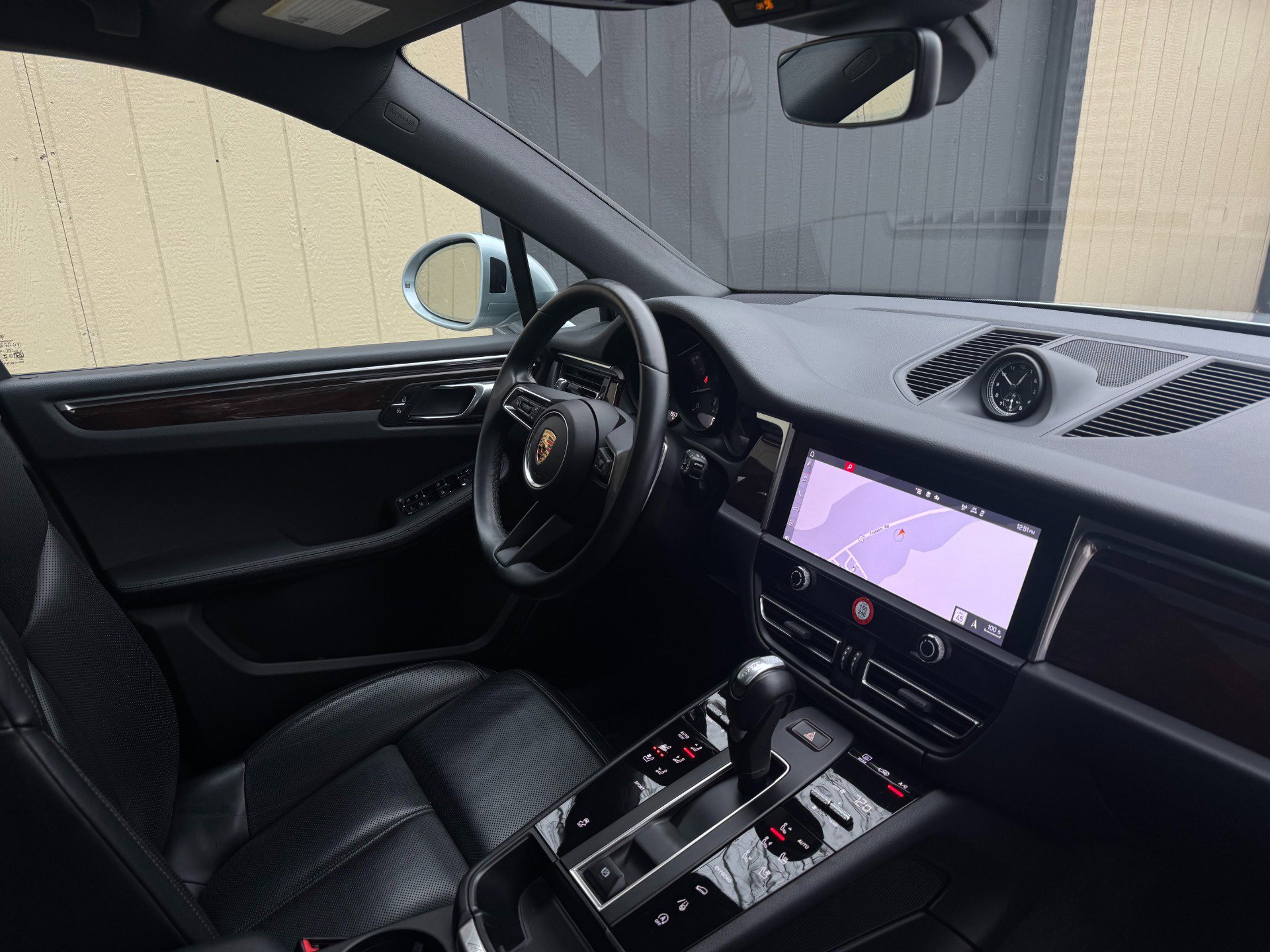 Used 2024 Porsche Macan image 26