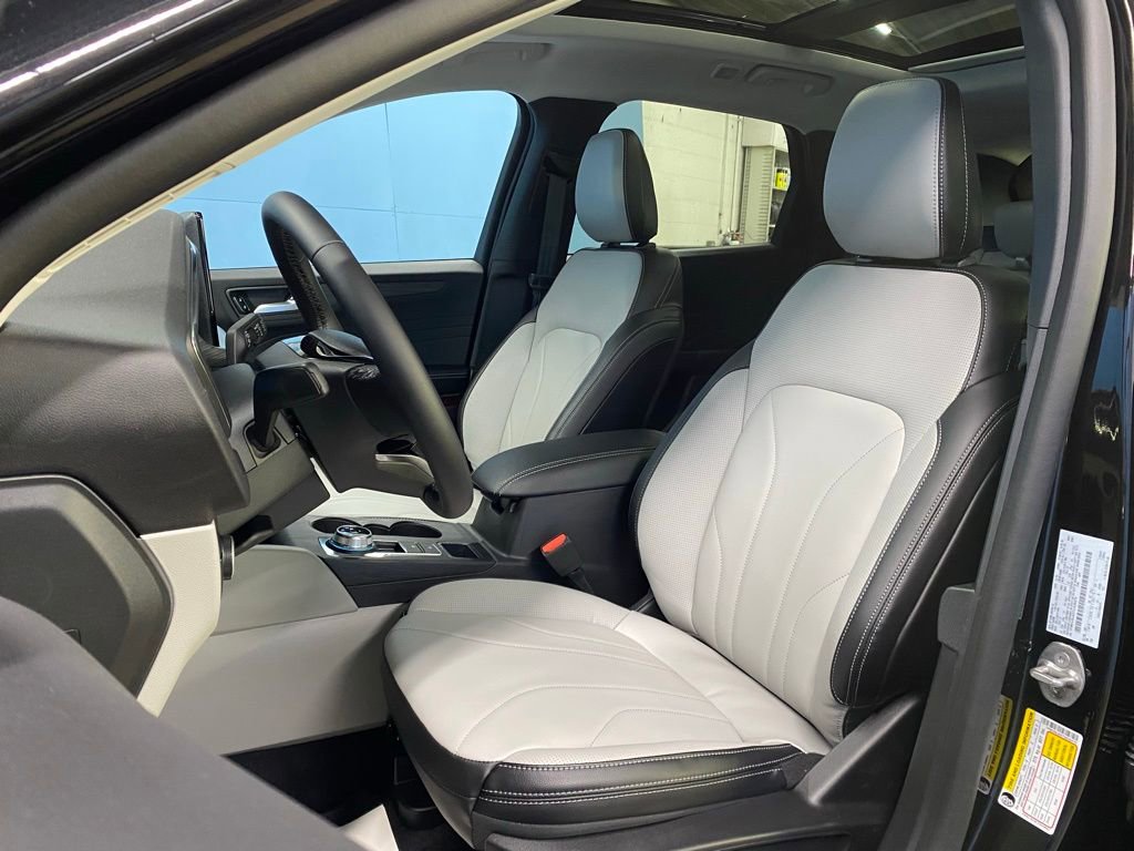 New 2026 Ford Escape Platinum w/ Premium Technology Package image 17