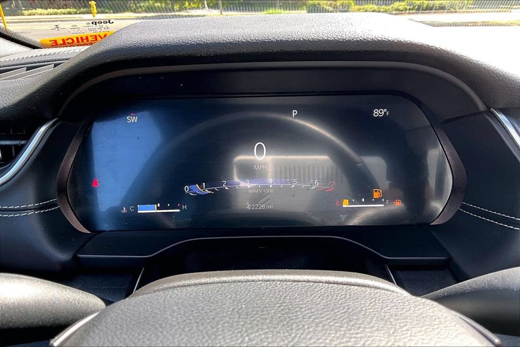 Used 2022 Jeep Grand Cherokee L Laredo RWD image 15