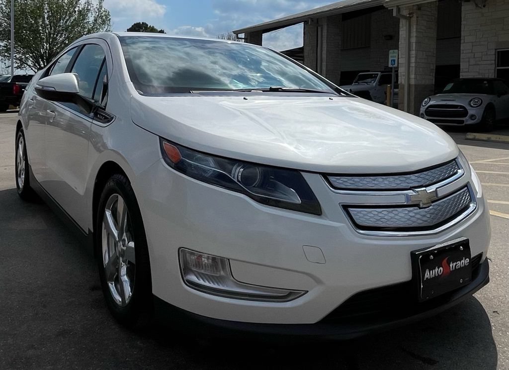 Used 2014 Chevrolet Volt Premium w/ Premium Trim Package FWD image 3