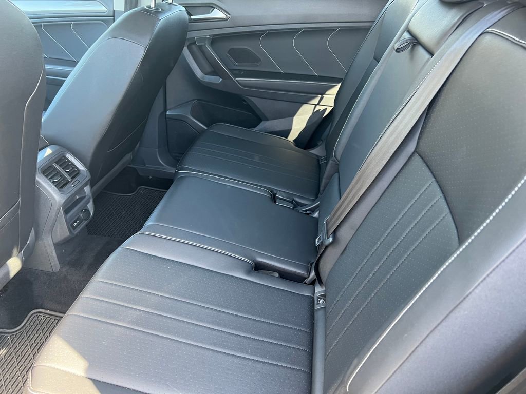Used 2023 Volkswagen Tiguan SE FWD image 10