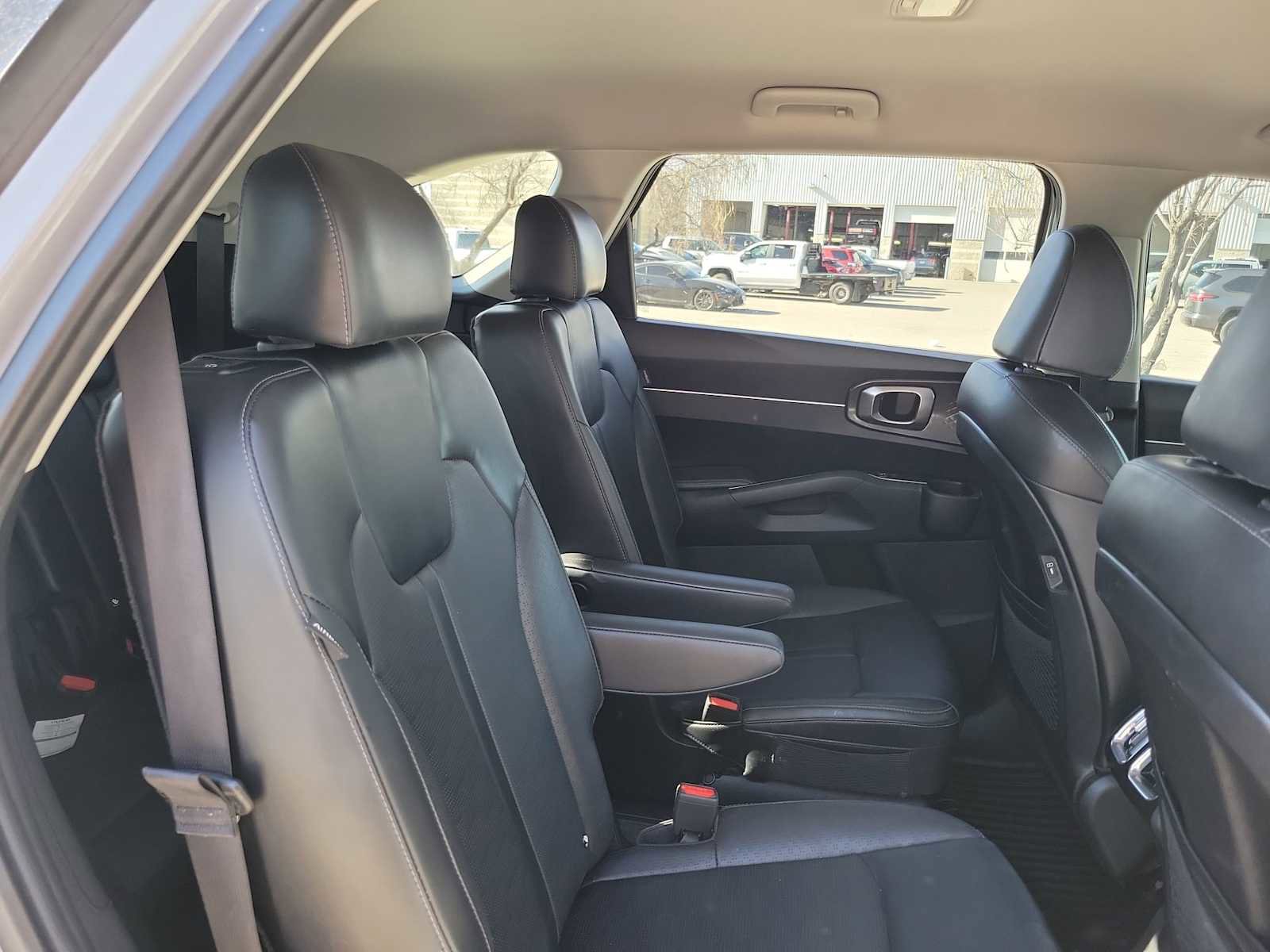 Used 2025 Kia Sorento EX image 17