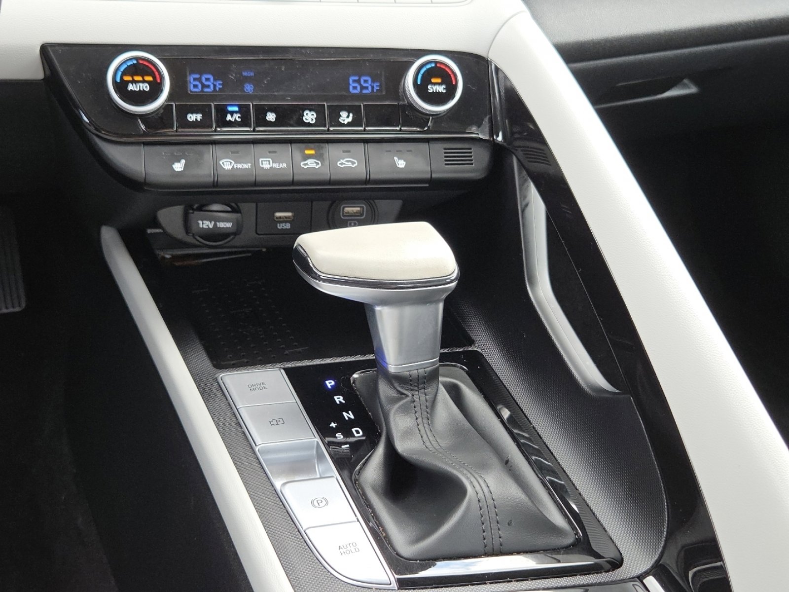 Used 2021 Hyundai Elantra Limited image 33