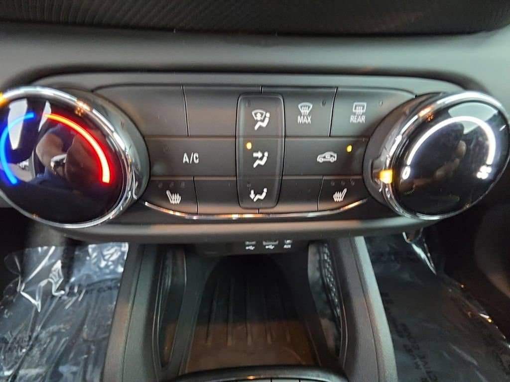 Used 2023 Chevrolet TrailBlazer RS AWD/4WD image 18