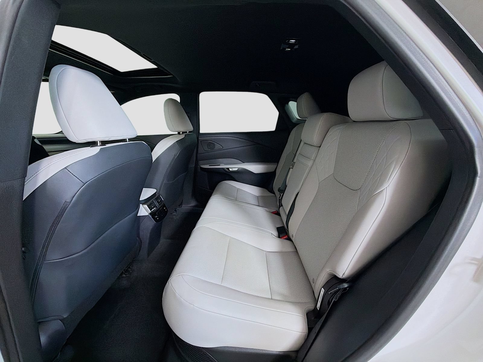 Used 2025 Lexus RX 350h w/ Convenience Package AWD/4WD image 27