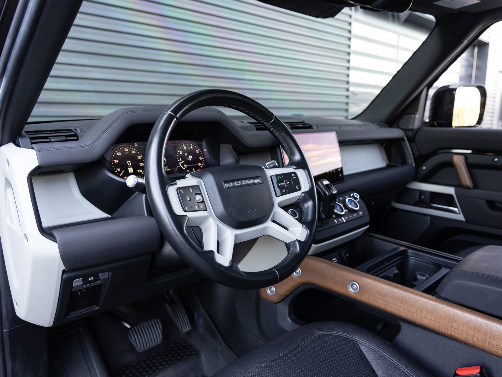 Used 2022 Land Rover Defender 90 S image 18