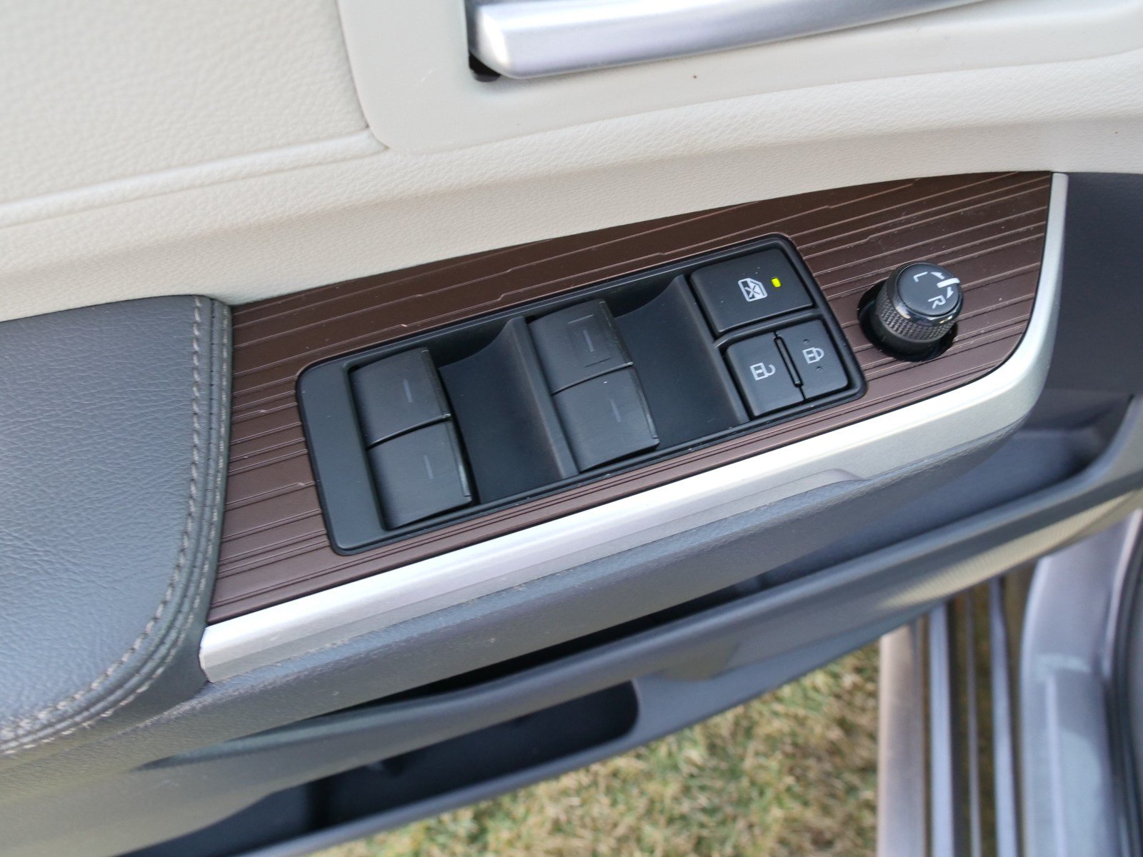 Used 2021 Toyota Sienna XLE FWD image 18