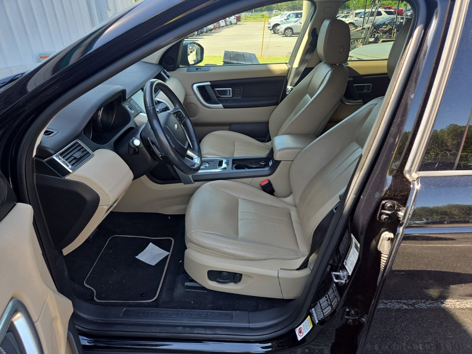 Used 2019 Land Rover Discovery Sport HSE AWD/4WD image 11