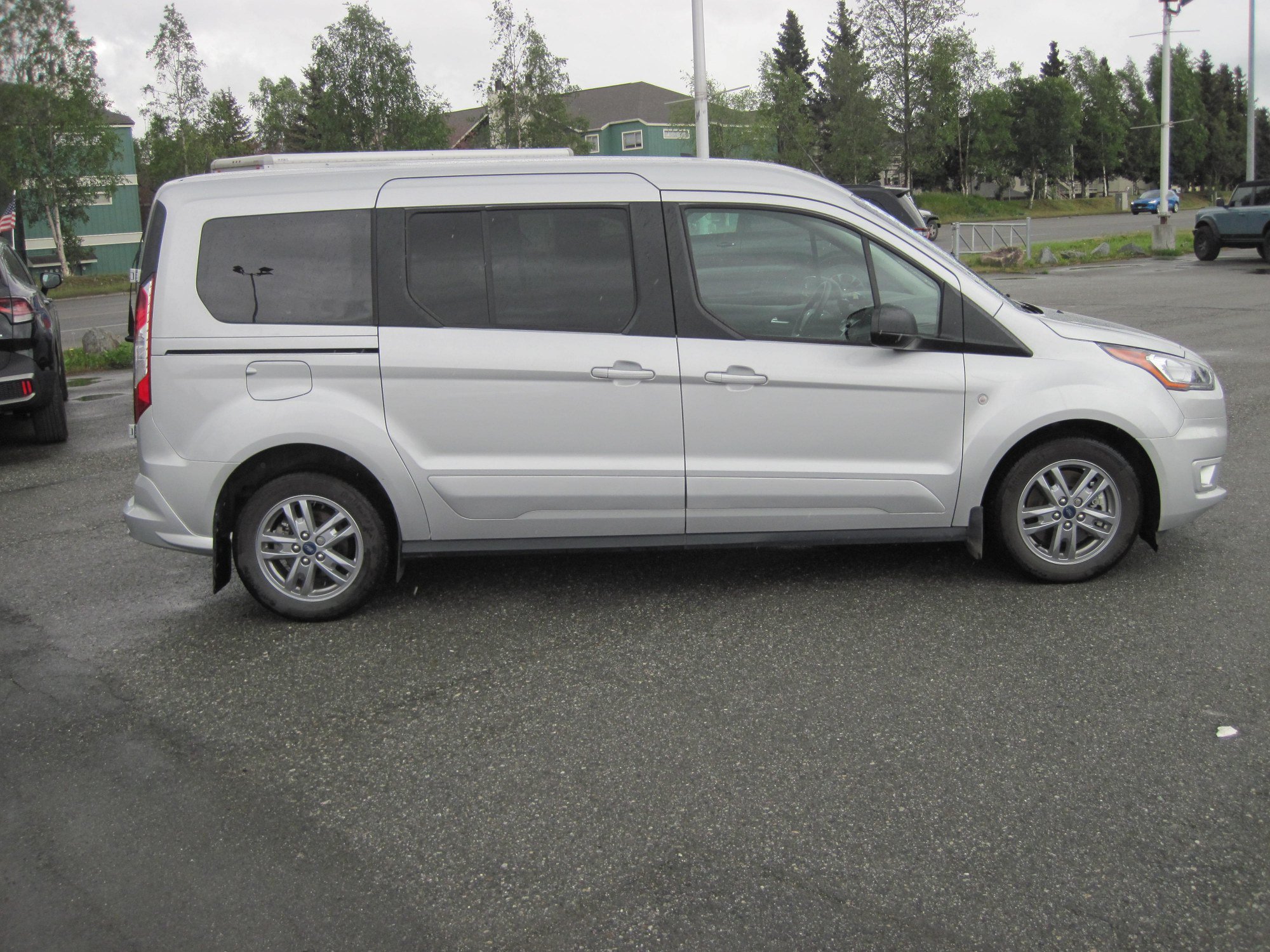 Used 2023 Ford Transit Connect XLT FWD image 5