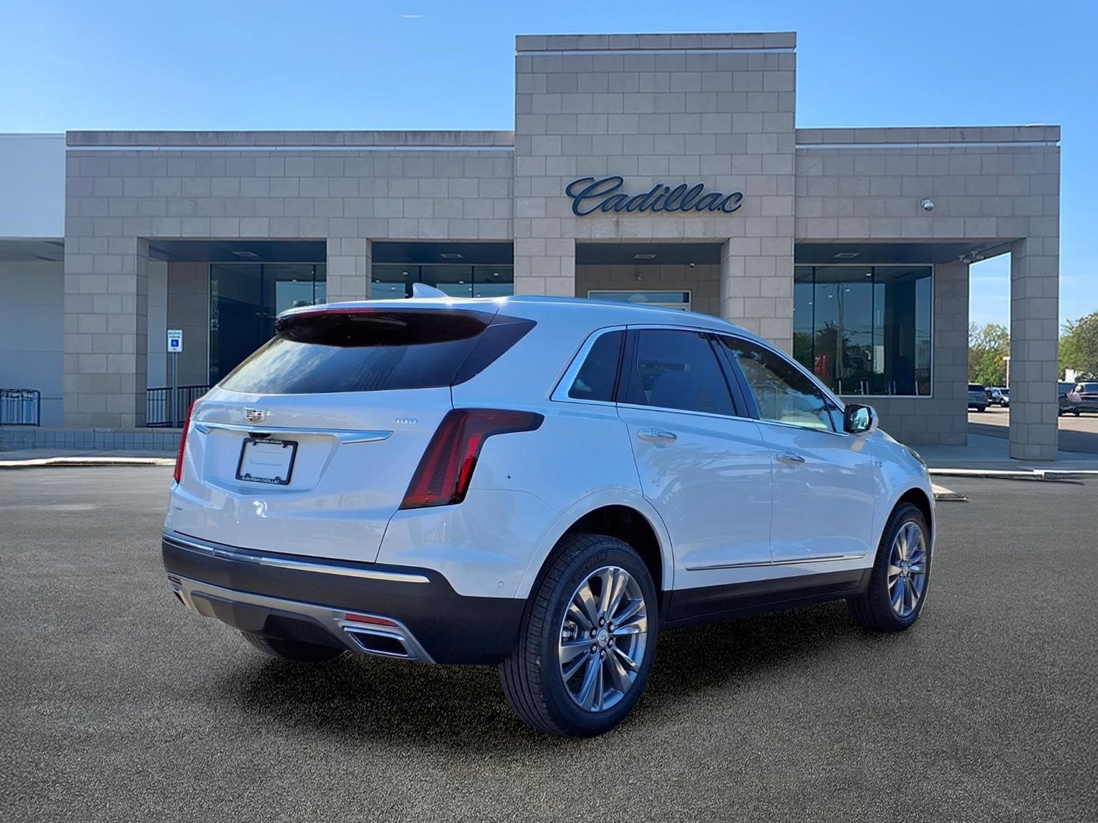 New 2026 Cadillac XT5 Premium Luxury w/ Driver Assist Package AWD/4WD image 4