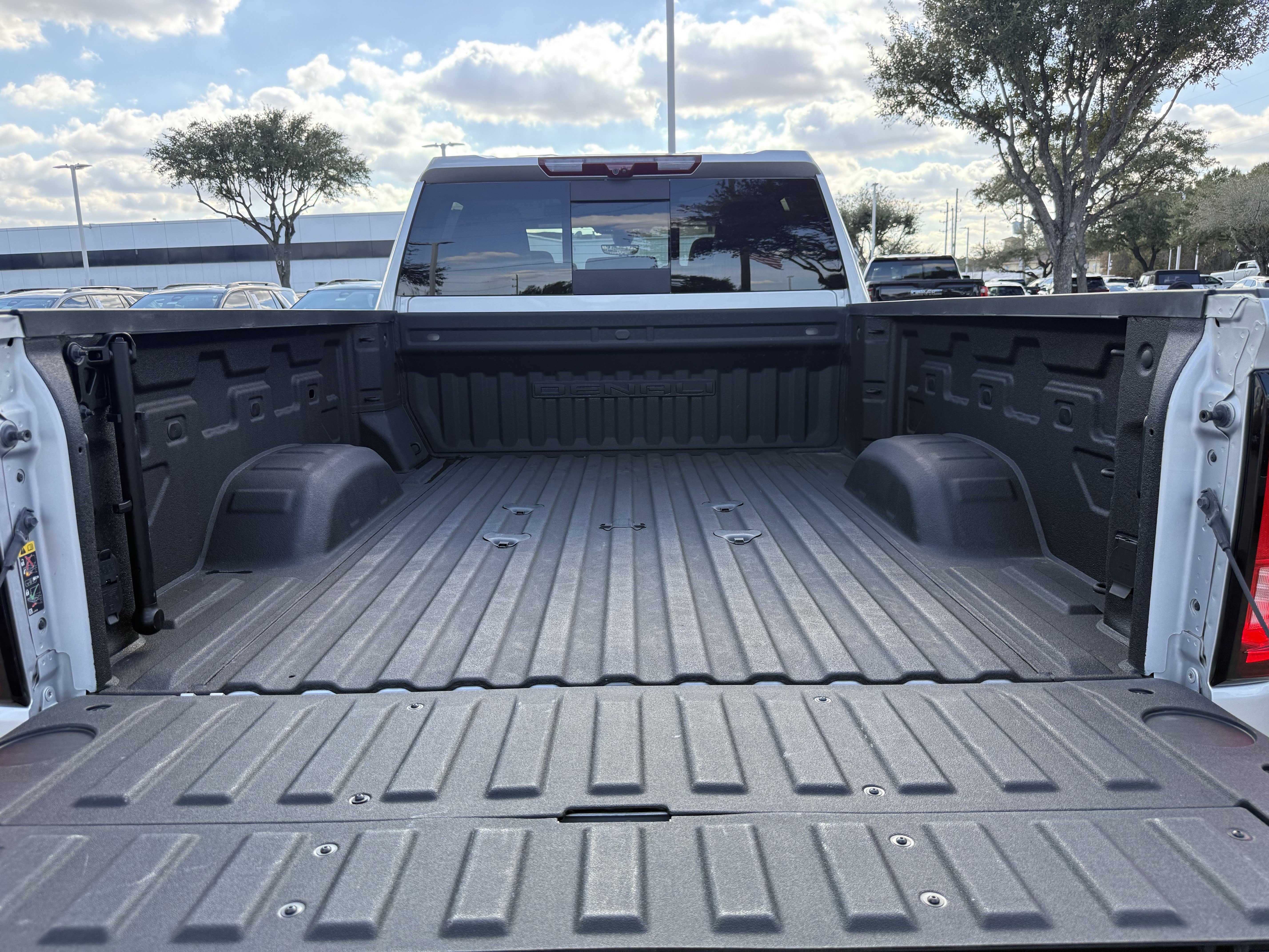 Used 2023 GMC Sierra 2500 Denali w/ Denali Ultimate Package image 30