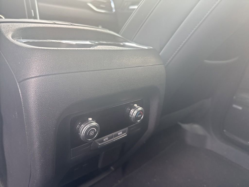 Used 2024 GMC Acadia Elevation FWD image 11
