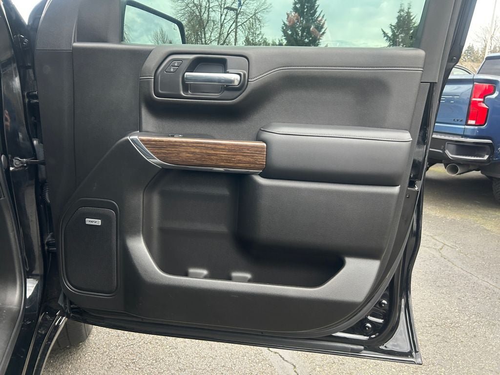 Used 2022 Chevrolet Silverado 1500 High Country w/ Technology Package AWD/4WD image 25