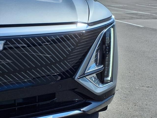 New 2025 Cadillac Lyriq Luxury image 9