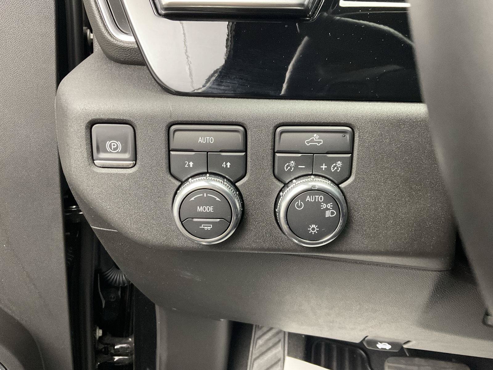Certified 2025 GMC Sierra 1500 SLE AWD/4WD image 13