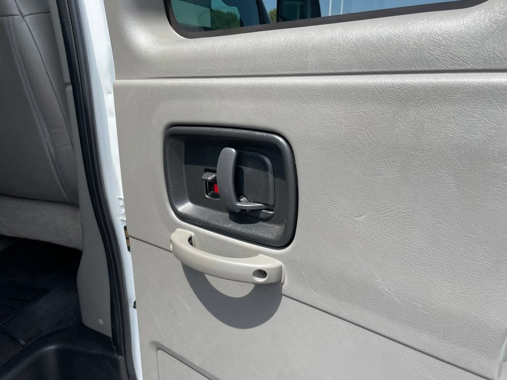 Used 2024 Chevrolet Express 3500 LS RWD image 27