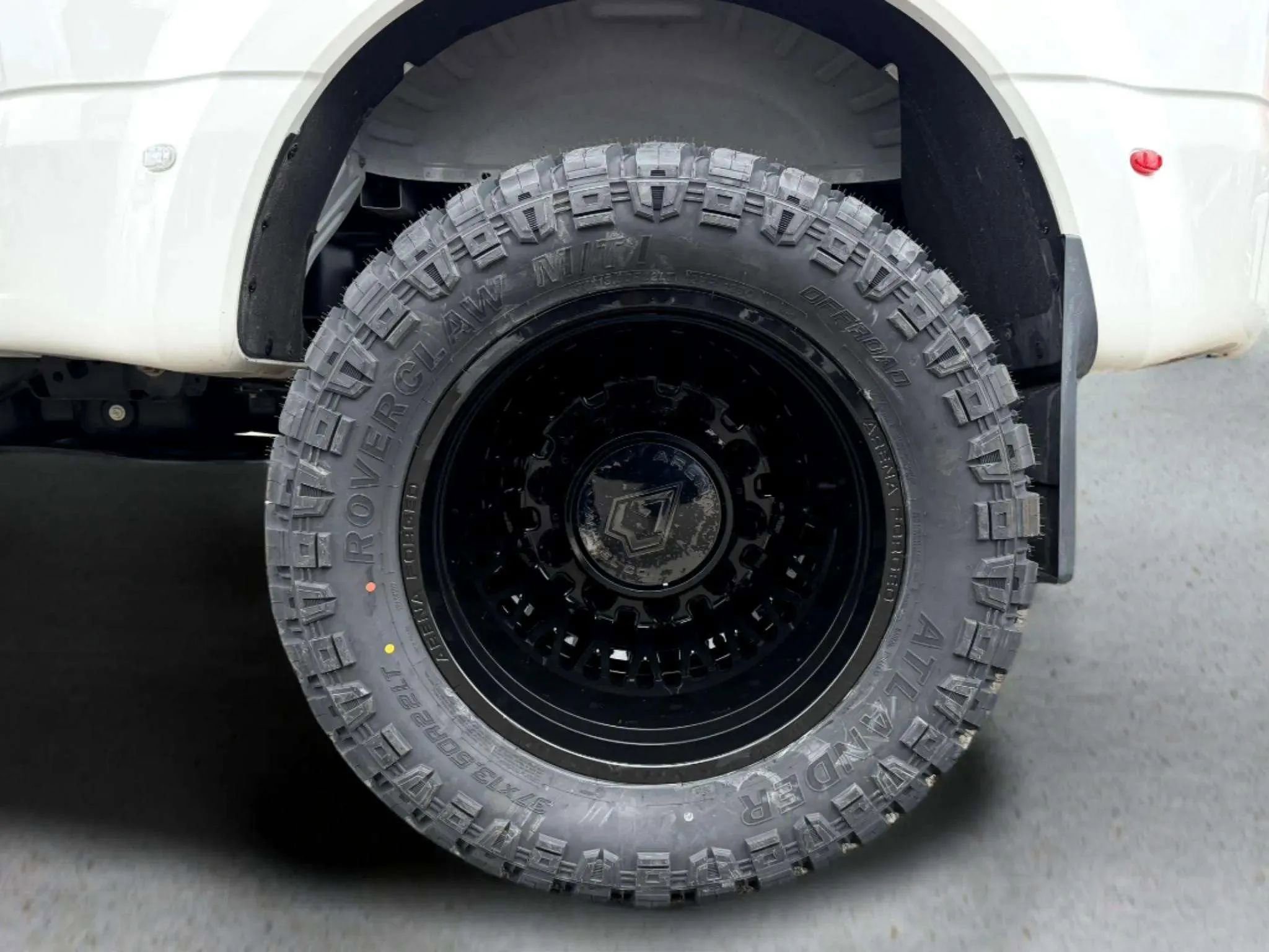 Used 2026 Ford F450 Platinum w/ FX4 Off-Road Package image 12