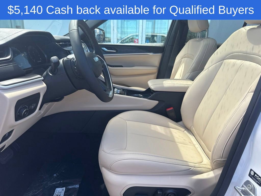 New 2026 Jeep Grand Cherokee Limited w/ Limited Altitude Package AWD/4WD image 13