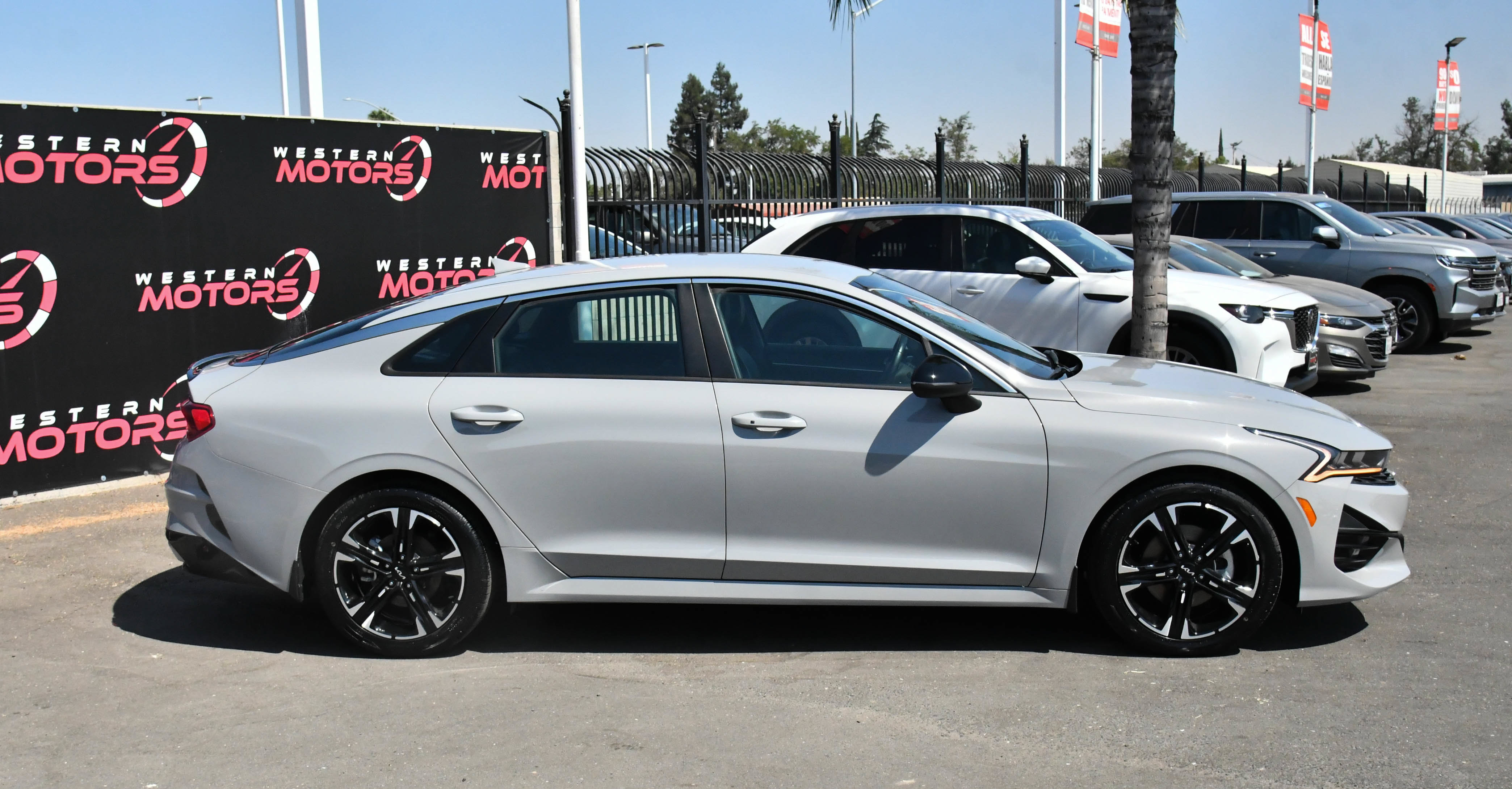 Used 2023 Kia K5 GT-Line w/ GT-Line Premium Package FWD image 9