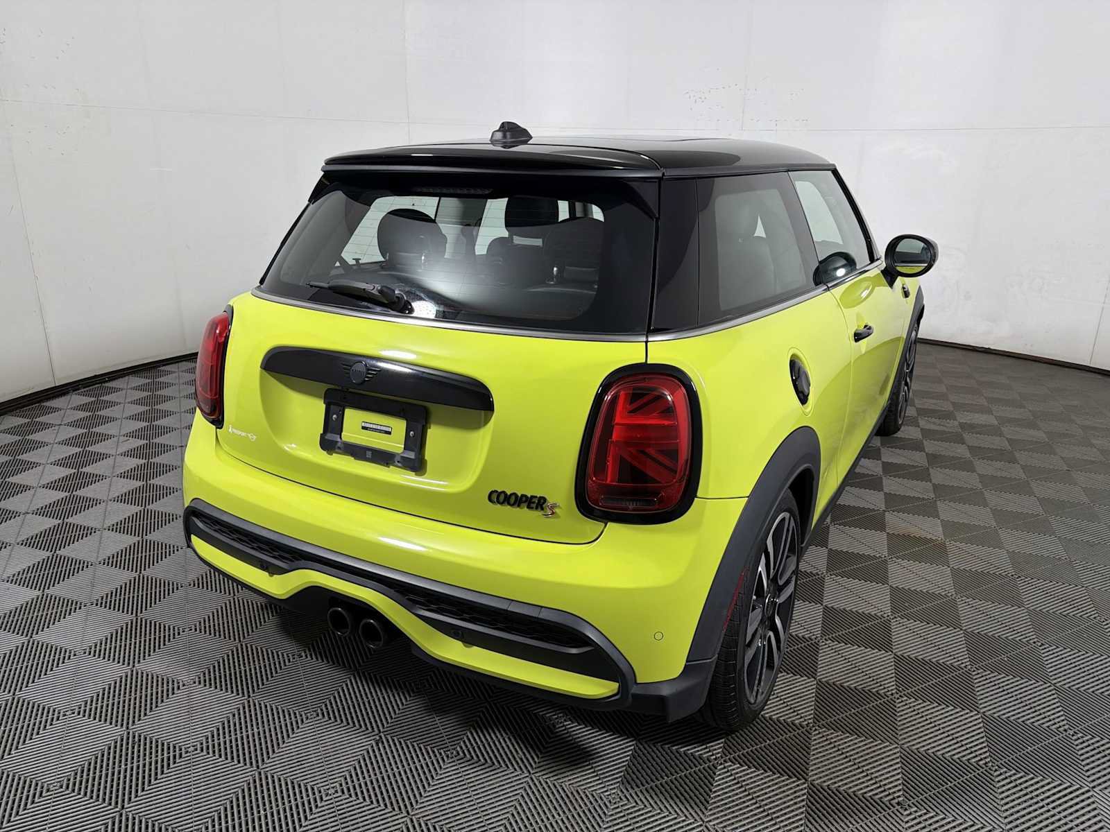 Used 2023 MINI Cooper S w/ Signature Upholstery Package FWD image 6