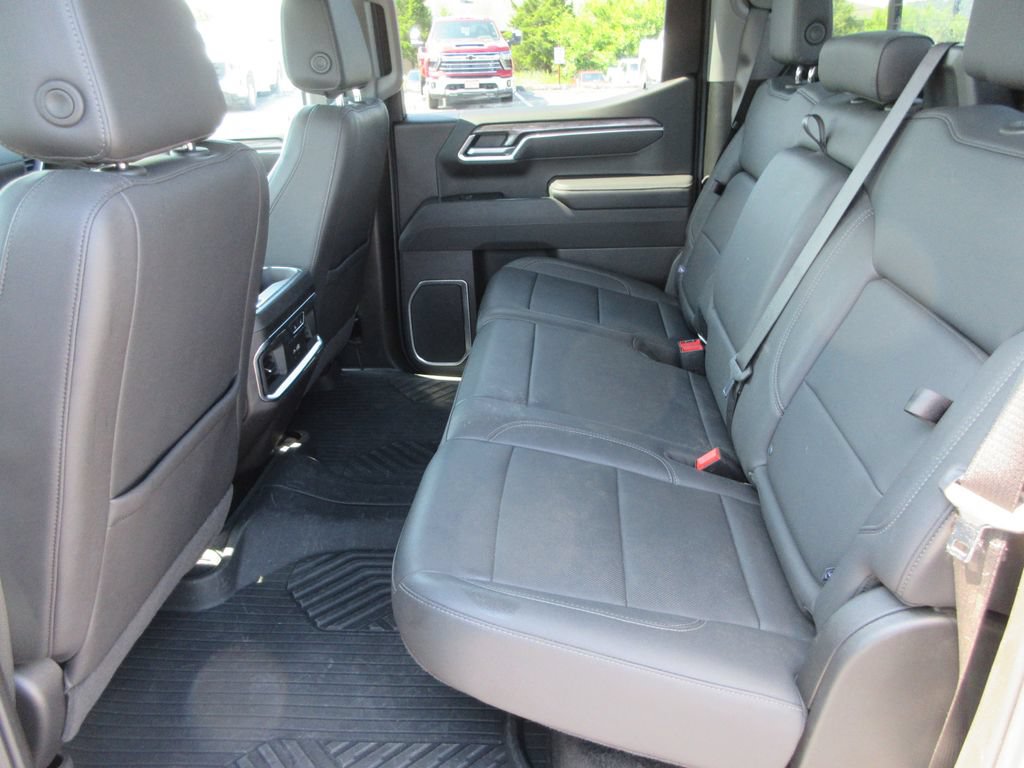 Certified 2025 Chevrolet Silverado 1500 LTZ AWD/4WD image 4
