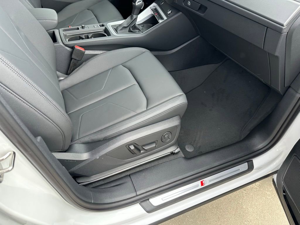 New 2025 Audi Q3 2.0T Premium Plus w/ Premium Plus Package image 32