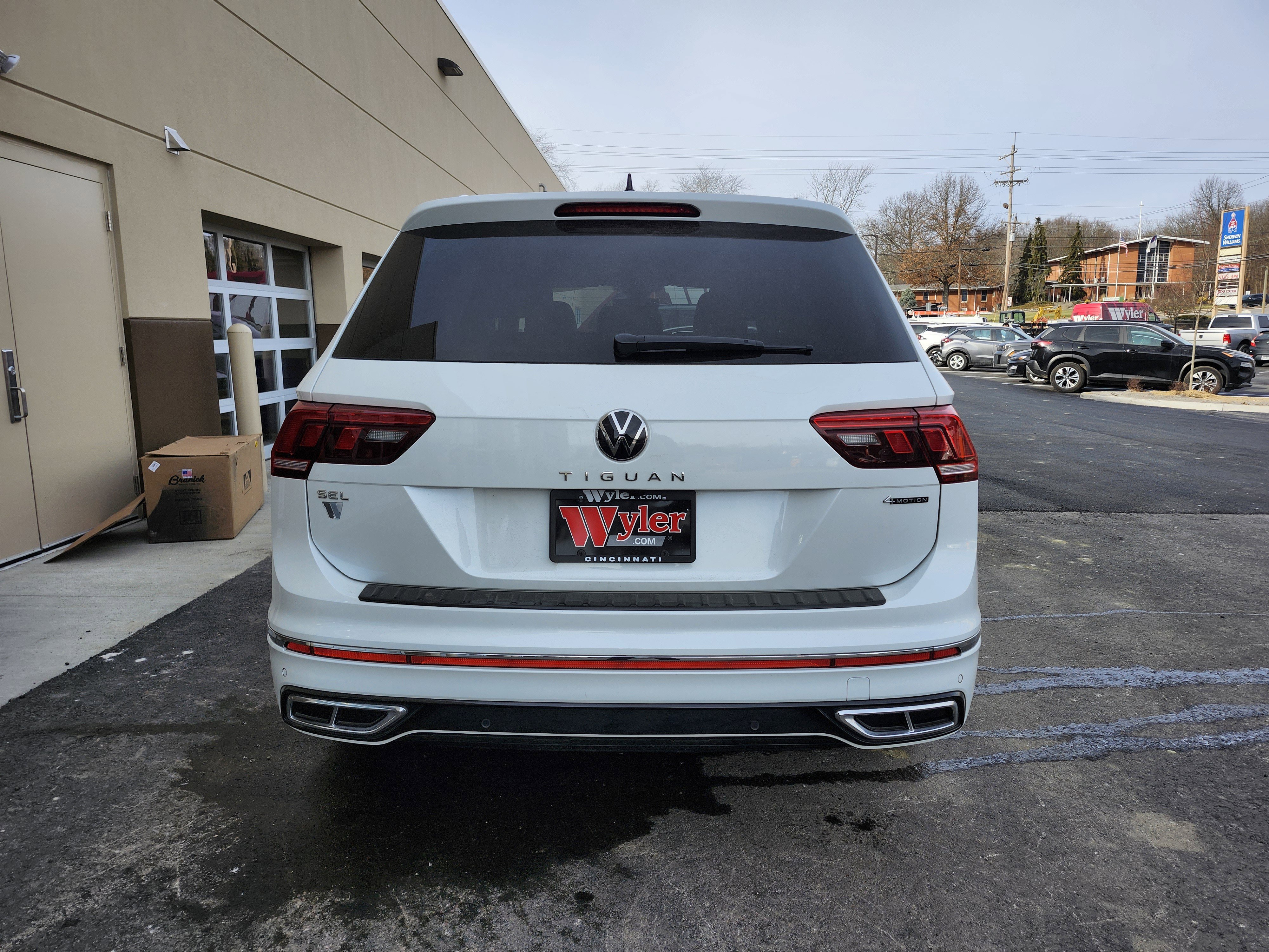 Used 2023 Volkswagen Tiguan SEL R-Line image 34