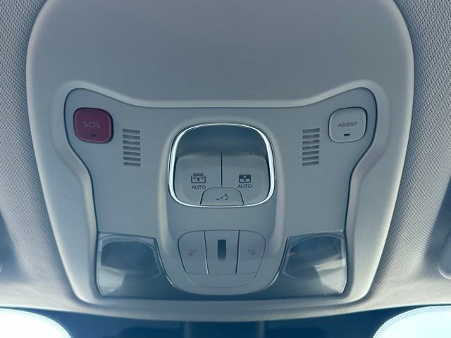 Used 2021 Jeep Renegade Latitude w/ Convenience Group FWD image 38