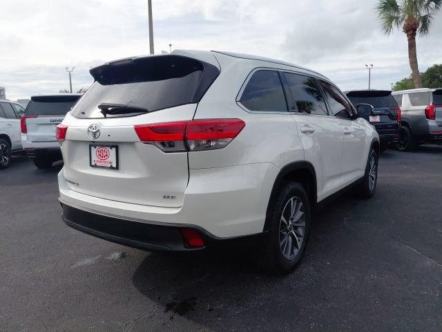 Used 2019 Toyota Highlander XLE FWD image 4