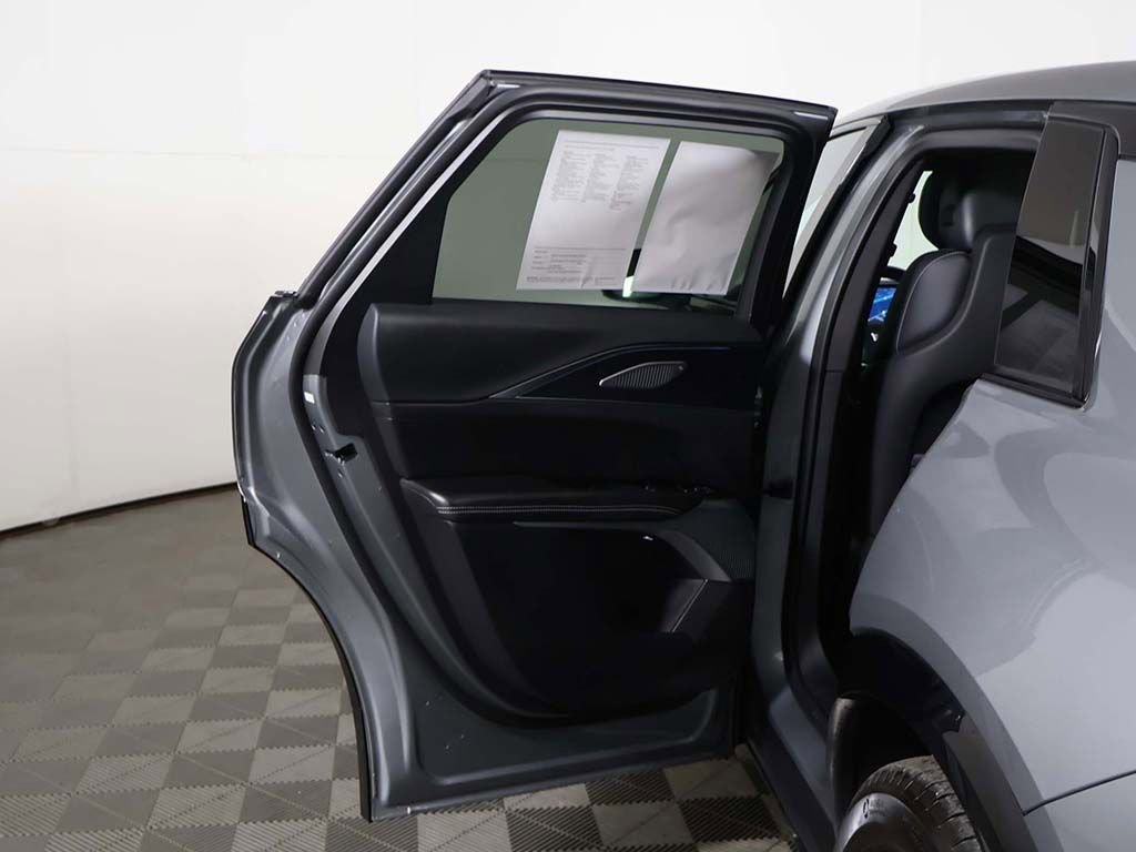 Used 2025 Cadillac Lyriq Sport AWD/4WD image 27