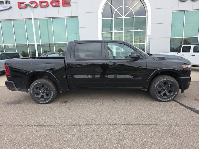 New 2026 RAM 1500 4x4 Crew Cab image 4