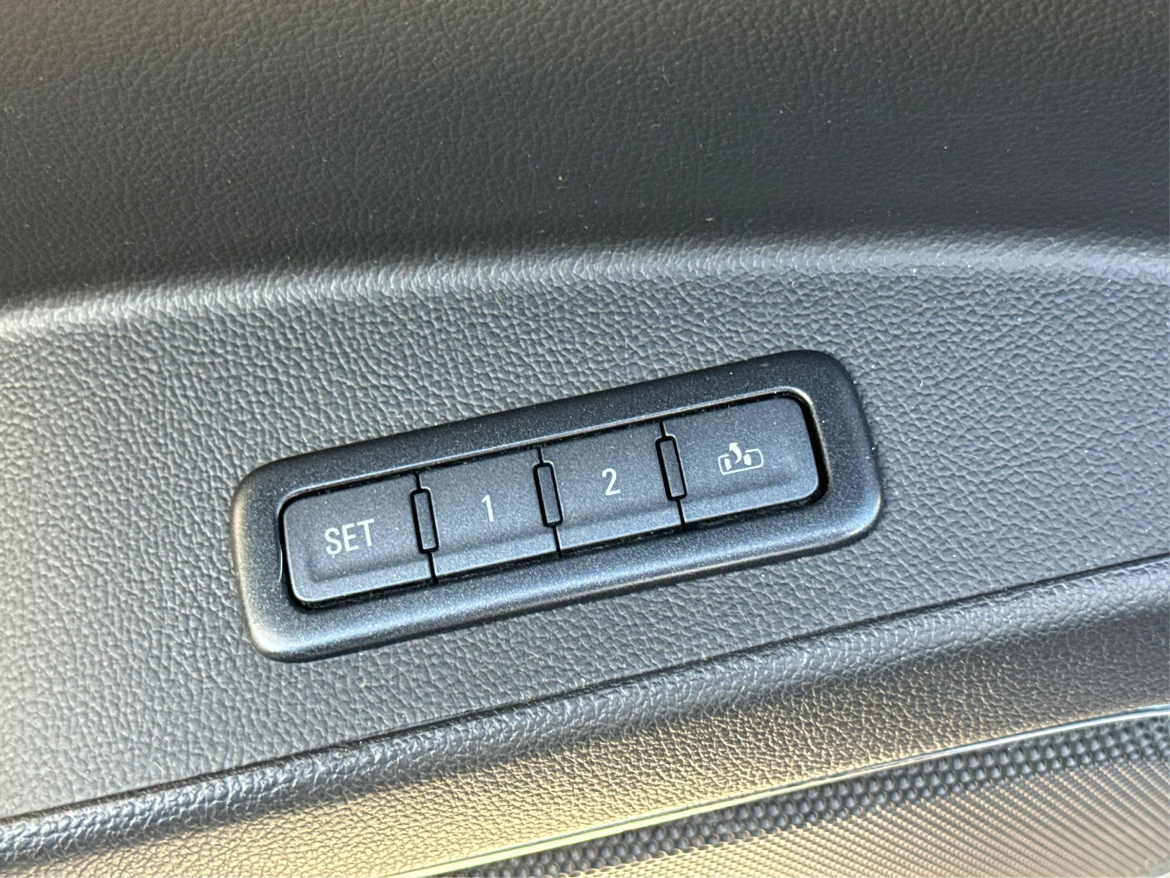 Used 2017 Chevrolet Tahoe LT AWD/4WD image 26