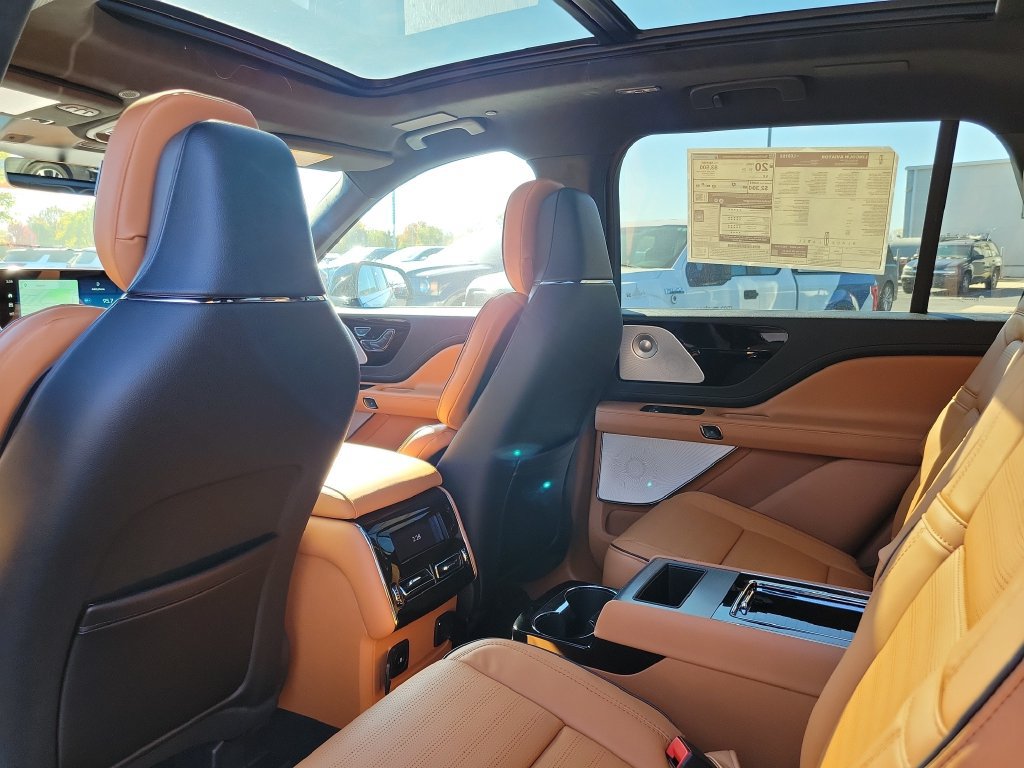 New 2027 Lincoln Aviator Black Label w/ Dynamic Handling Package AWD/4WD image 16