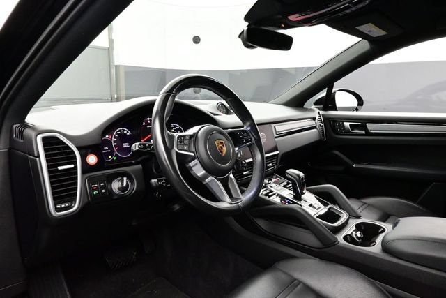 Certified 2022 Porsche Cayenne Platinum Edition AWD/4WD image 4