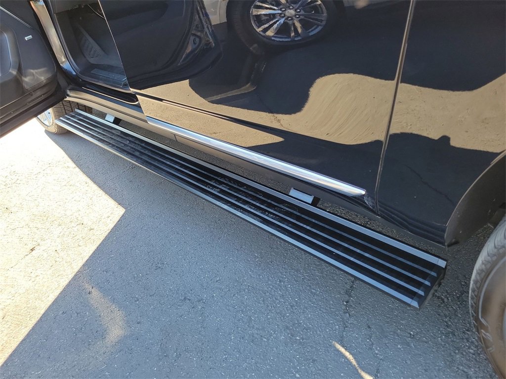 Used 2025 GMC Yukon XL Denali w/ Sun & Power Step Package image 36