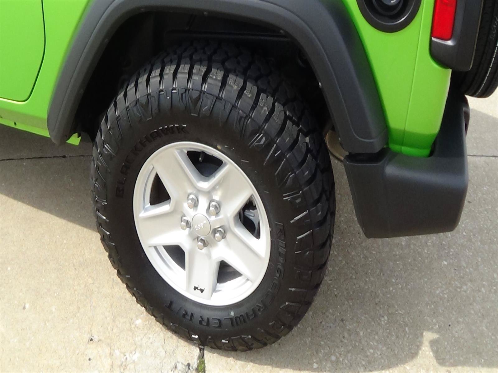 Certified 2025 Jeep Wrangler Sport AWD/4WD image 9