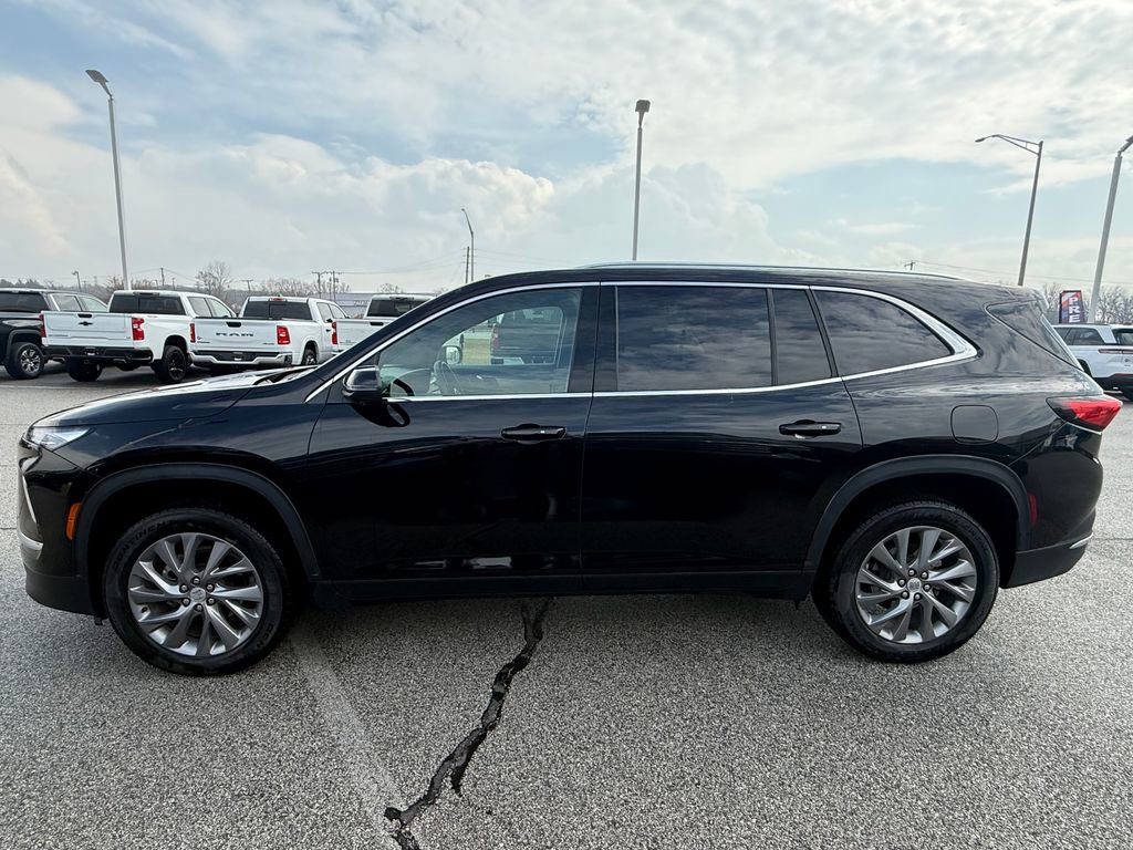 Used 2025 Buick Enclave Preferred image 7