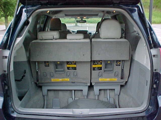 Used 2012 Toyota Sienna XLE FWD image 8