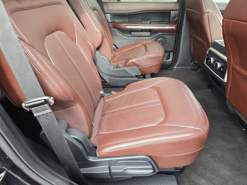 Used 2023 Ford Expedition Limited image 20