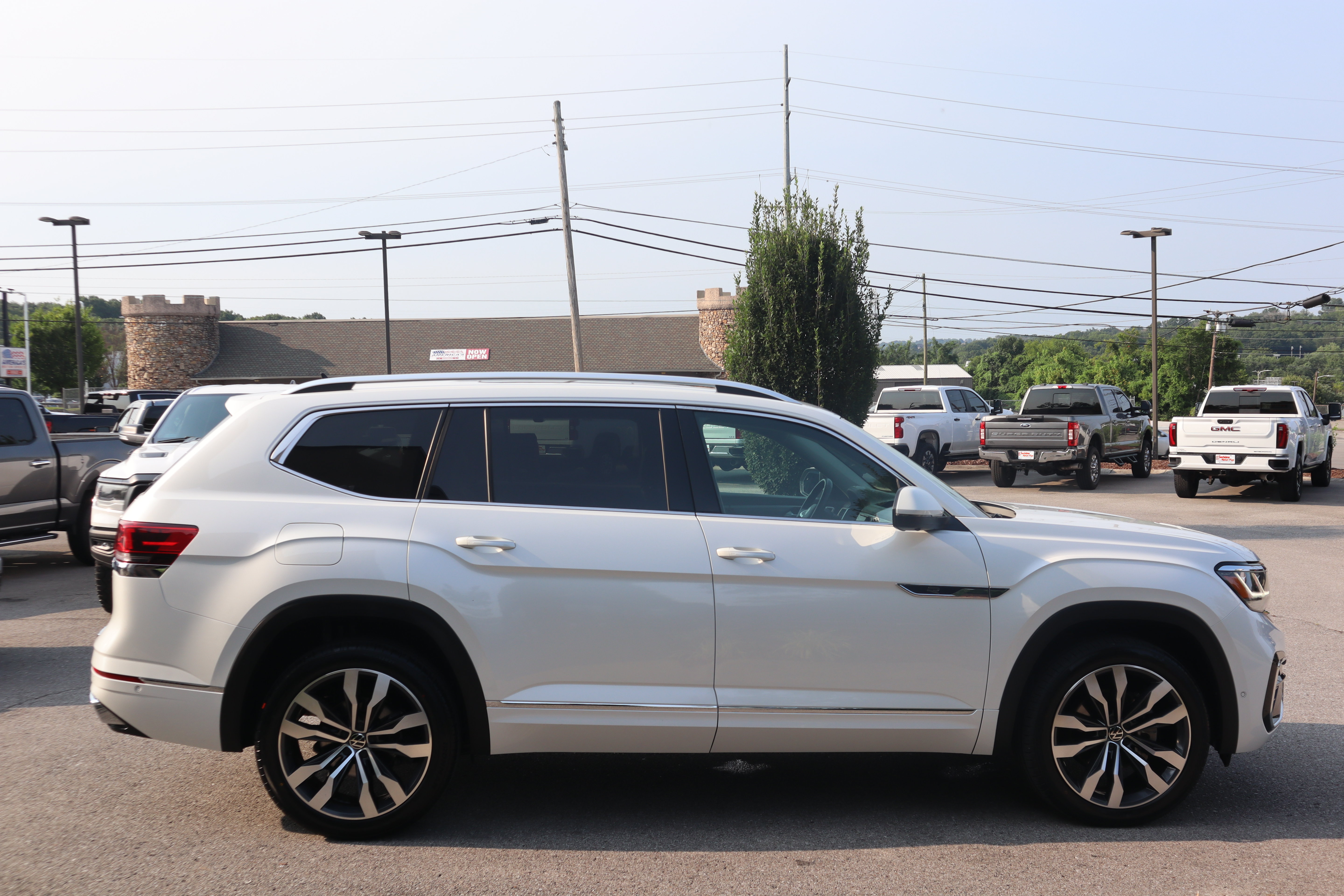 Used 2023 Volkswagen Atlas SEL Premium AWD/4WD image 6