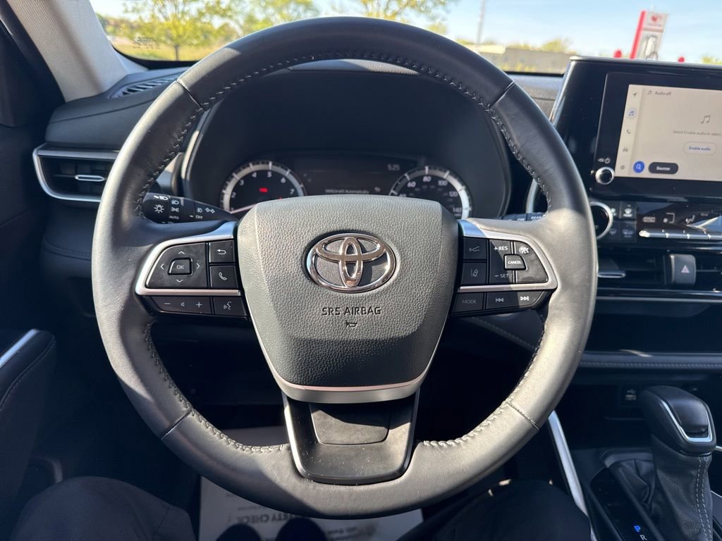 Certified 2024 Toyota Highlander LE AWD/4WD image 11