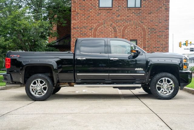Used 2018 Chevrolet Silverado 2500 High Country w/ Duramax Plus Package AWD/4WD image 4